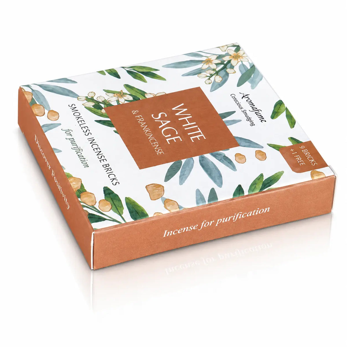 Briques d'encens Sauge blanche et oliban Aromafume, packaging rectangulaire blanc orné d'illustrations végétales, fleurs et résine avec carré central et tranche terracotta.