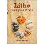 La couverture du livre "Litho pour enfants et ados" par Le Groupe des 5, illustrée de galets disposés en forme de petits pieds sur un fond de sable fin.