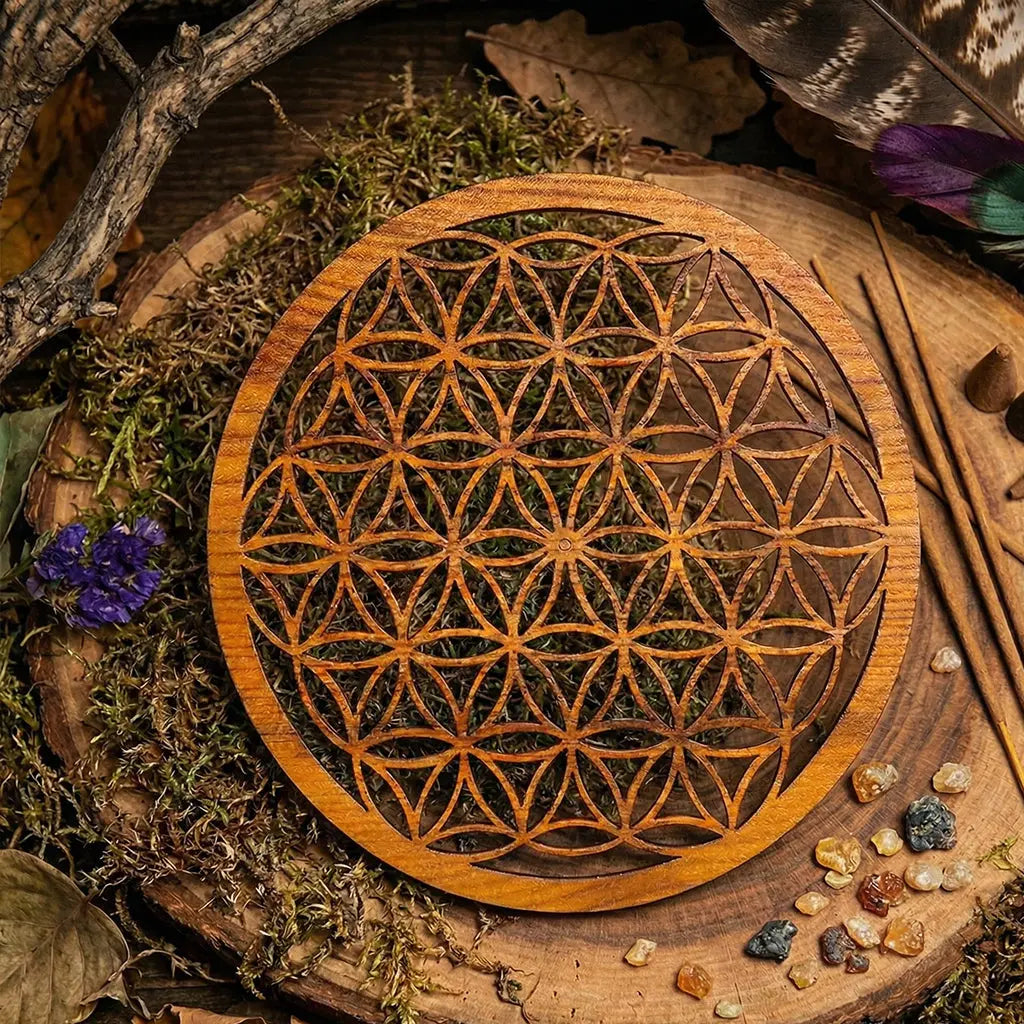 Porte Encens Fleur de Vie Bois Marron - 20cm ajouré posé à plat pour recharger des cristaux.