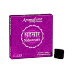 Encens en briques Aromafume, emballage violet Sahasrara avec mentions « Seven Chakras » et « Crown Chakra 9 Incense Bricks », brique noire à côté.
