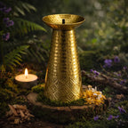 Bougeoir oriental kasbah doré de 22 cm en aluminium avec pointe centrale pour fixer un cierge large.