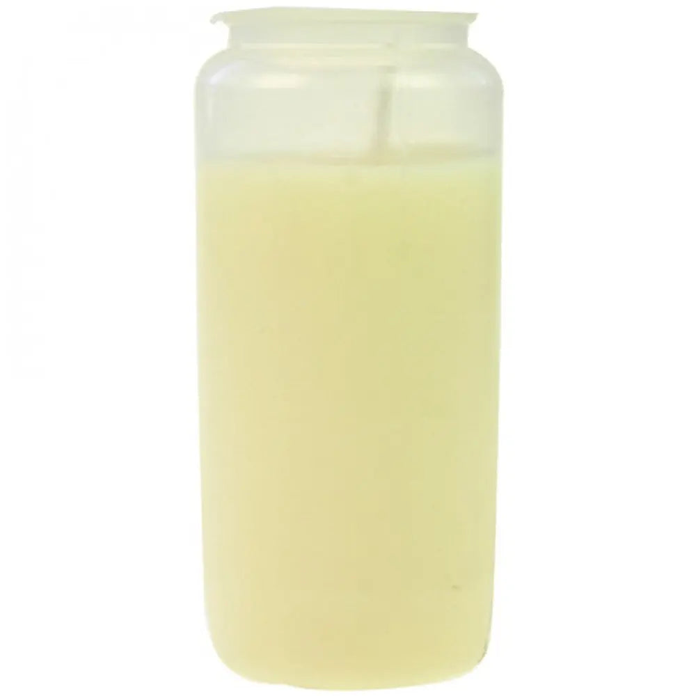 Une bougie de sanctuaire blanche (bougie de neuvaine) de forme cylindrique dans son contenant transparent, conçue pour une combustion longue durée, présentée sur un fond blanc.