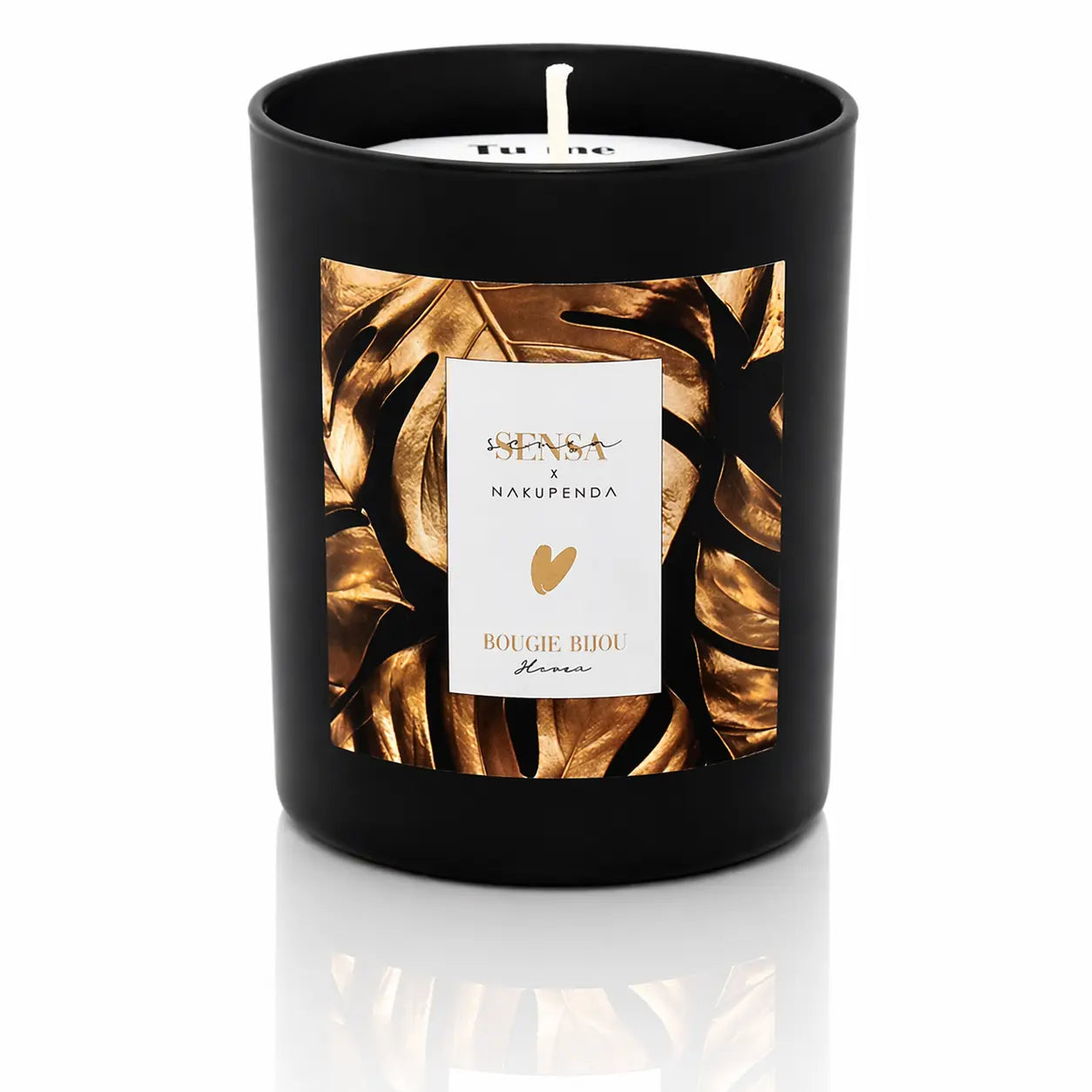 Bougie bijou Sensa x Nakupenda "Hana" présentée de face dans son pot noir mat au reflet blanc.