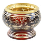Encensoir sur pied en métal noir et bordeaux avec liserés dorés, motifs gravés, rebord doré et grille croisée, finition brillante, fond blanc.