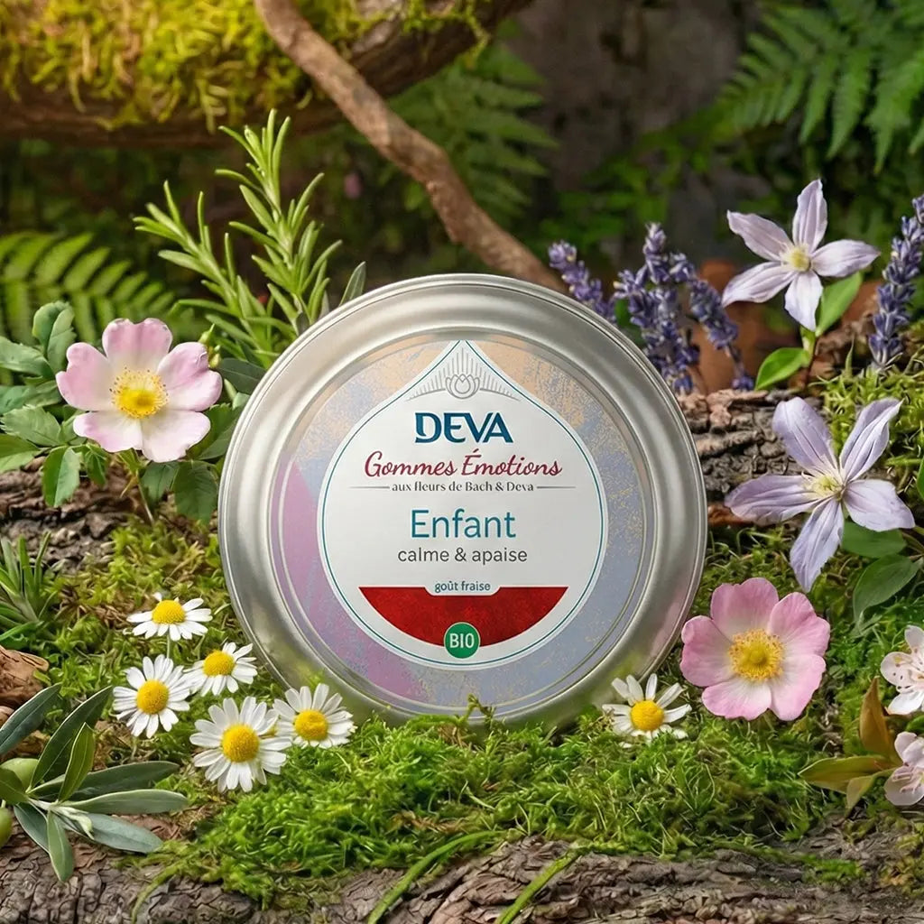 Boîte ronde en métal Deva - Fleur du Dr Bach - Gommes Emotions - Enfant sur un lit de mousse et plantes sauvages.