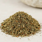 Mélange d'encens Mère Nature composé de fines herbes séchées et de petits grains de résine naturelle.