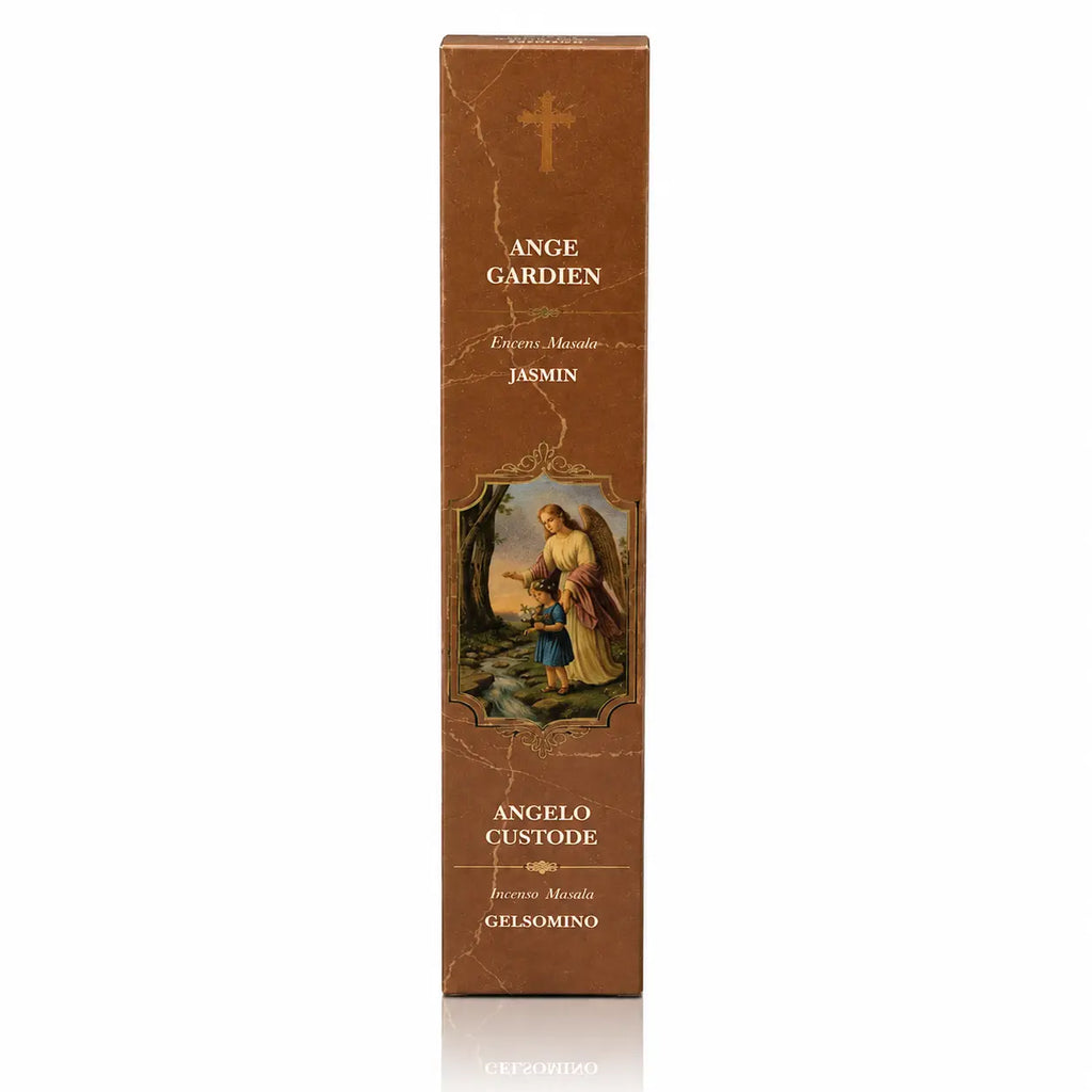 Encens religieux Ange Gardien présenté dans une boîte cartonnée rectangulaire marron clair marbré, orné d'une peinture d'ange protecteur, d'une croix dorée et d'écritures blanches.