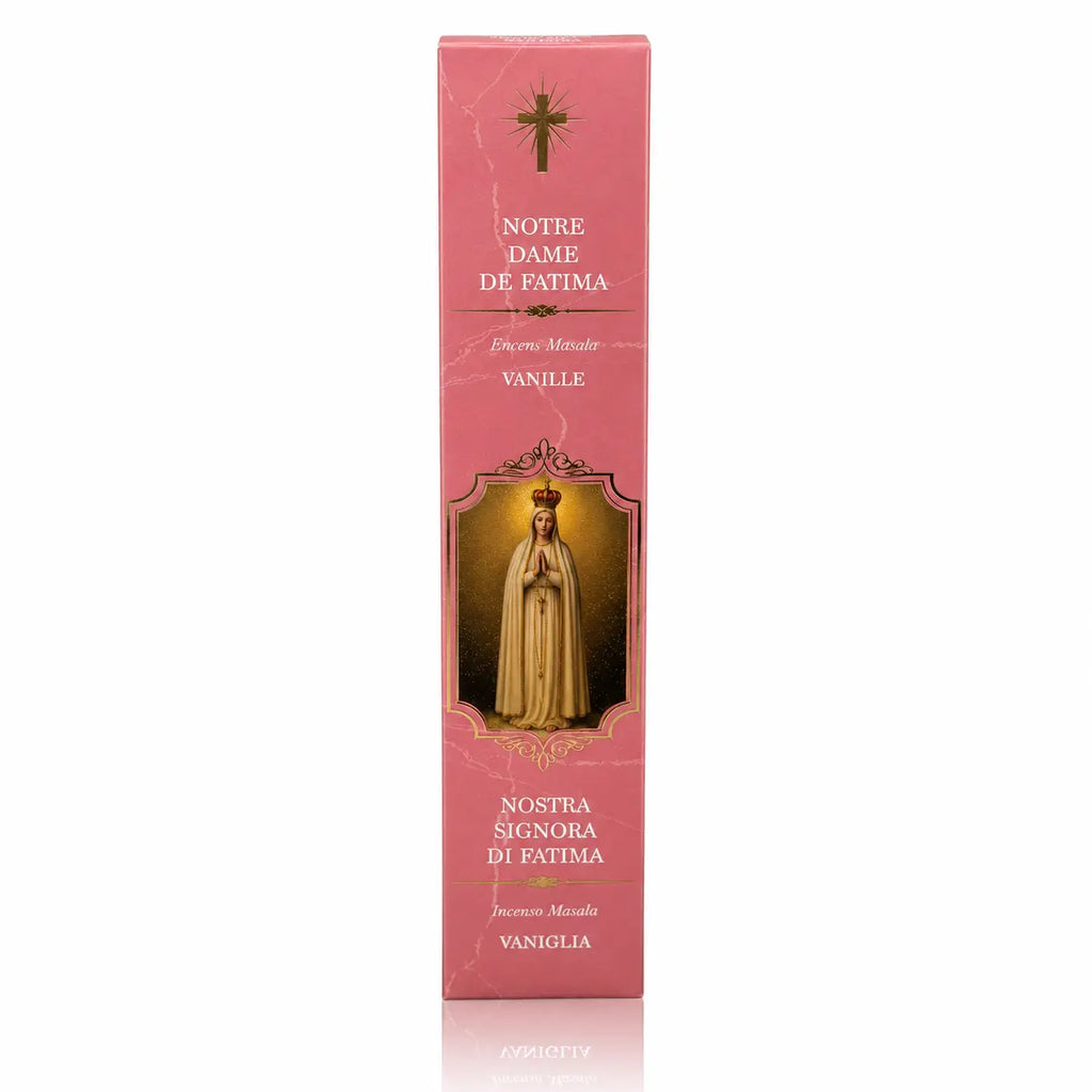 Encens religieux Notre Dame de Fatima dans un étui cartonné rectangulaire rose marbré, orné de la peinture de la Vierge couronnée, d'une croix dorée et de lettrages blancs.