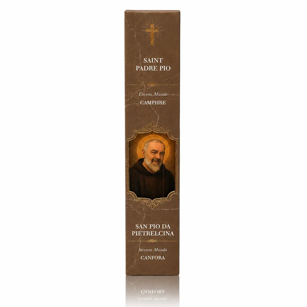 Encens religieux Saint Padre Pio présenté dans une boîte rectangulaire cartonnée marron texturée, illustrée du portrait du Saint, d'une croix dorée et d'inscriptions blanches.