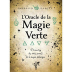 Couverture du coffret de L'Oracle de la Magie Verte de Cheralyn Darcey, illustrée sur un fond de parchemin ancien avec des symboles alchimiques et botaniques, et portant la mention "Découvrez les vrais secrets de la magie botanique".