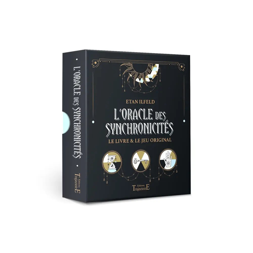 L'Oracle des Synchronicités présenté dans son coffret noir élégant, orné de trois médaillons illustrant un sablier, une clé et une main mystique sous un croissant de lune.