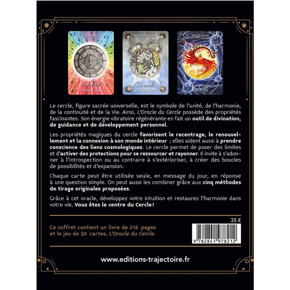 L'Oracle du Cercle dévoilant son texte de présentation au verso avec trois cartes illustrées représentant un bouclier, le monde et une spirale enflammée.