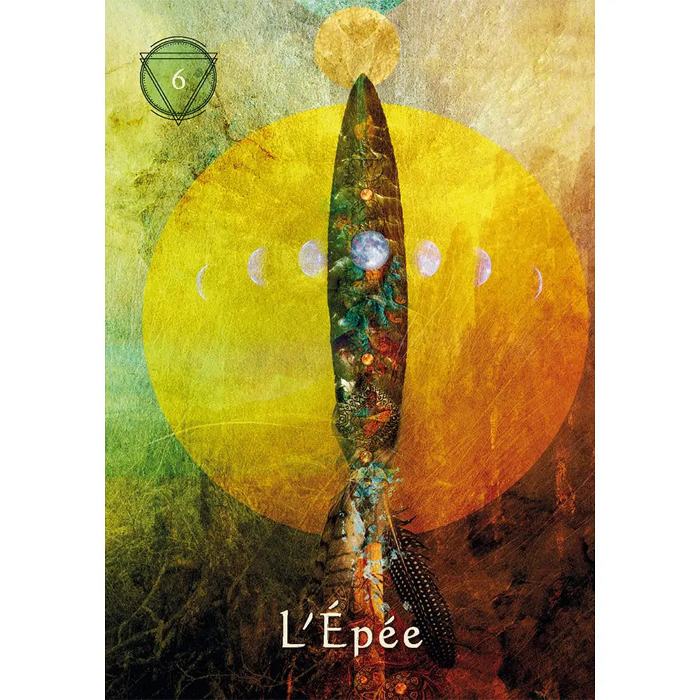 Carte « L’Épée » (n°6) de L’Oracle du Chaman Mystique, lame verticale sur fond de cercle doré avec phases de lune.