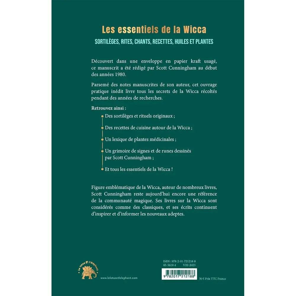 Le Livre des ombres de Scott Cunningham, illustré par le verso de sa couverture présentant un résumé détaillé et les points clés du manuscrit sous forme de liste sur un fond vert sapin épuré.