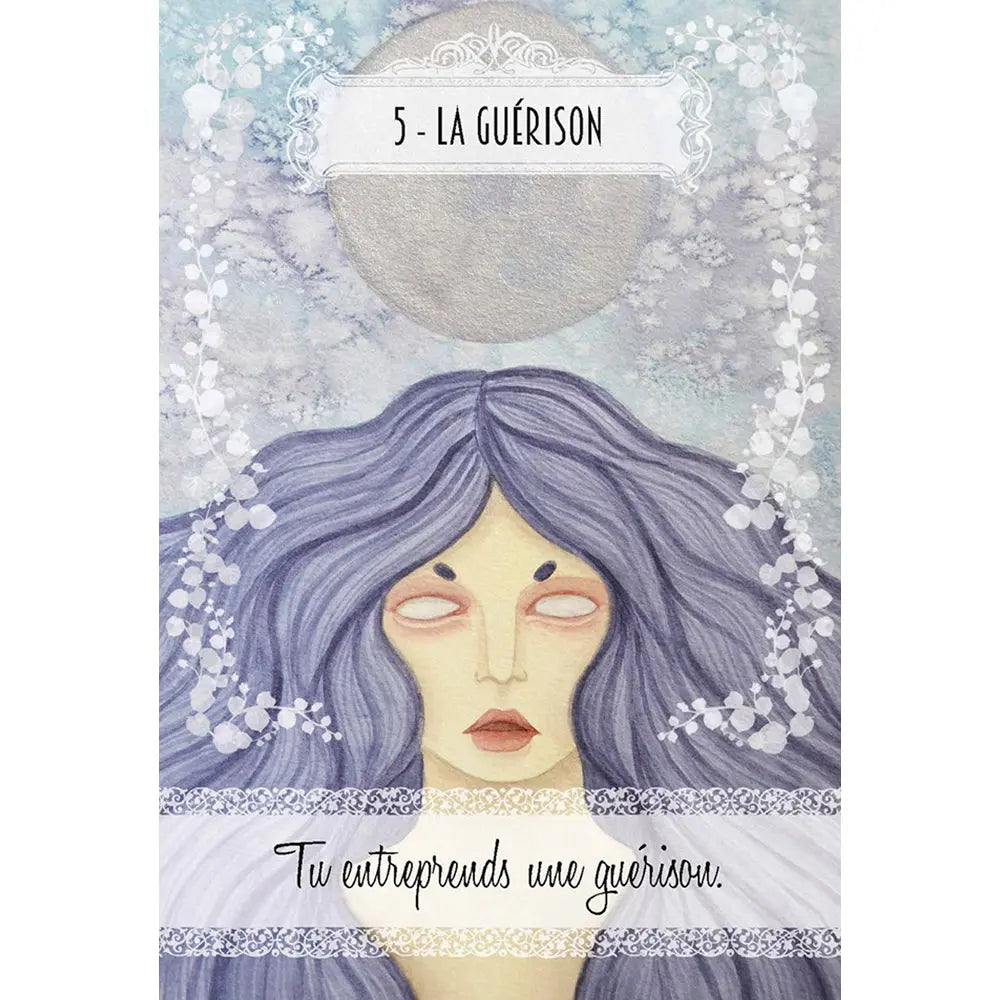 Carte « 5 – La guérison » : visage féminin aux longs cheveux violets sur fond bleu pâle avec motifs floraux, texte « Tu entreprends une guérison. »