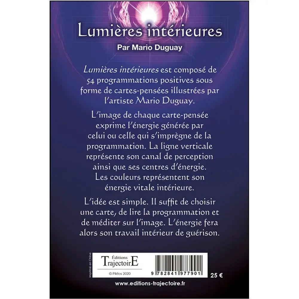 Lumières Intérieures de Mario Duguay, sa quatrième de couverture présentant la description de ce jeu de 54 cartes-pensées sur un fond dégradé violet et bleu, surmontée d'une source lumineuse blanche et éclatante.