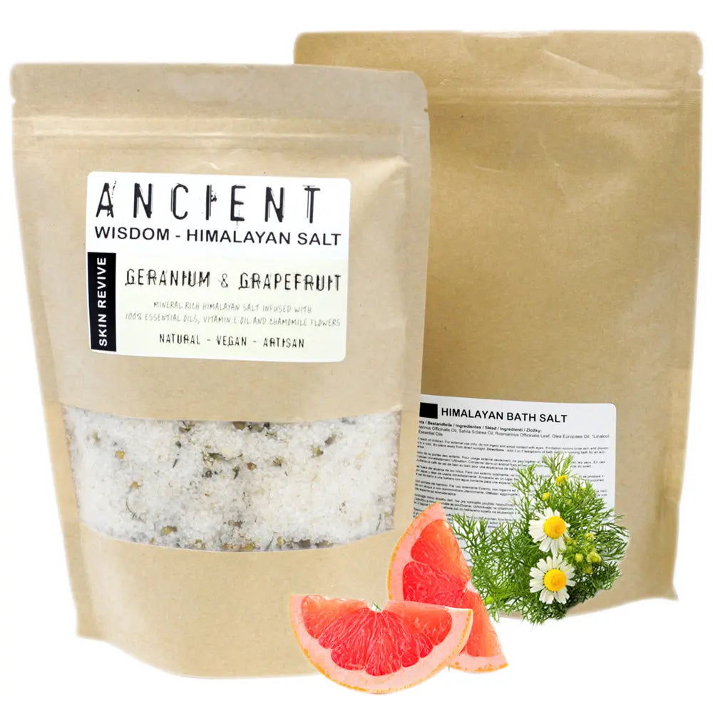 Sachet kraft de Sel de bain Himalaya Jolie Peau géranium pamplemousse avec cristaux blancs et fleurs.