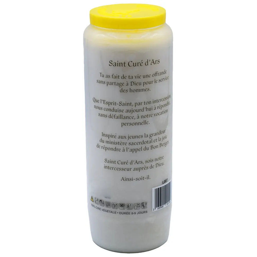 Neuvaine blanche « Saint Curé d’Ars » avec prière en français au verso et couvercle jaune, sur fond blanc.