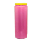 Cierge de couleur rose uni, contenu dans un cylindre en plastique transparent.

