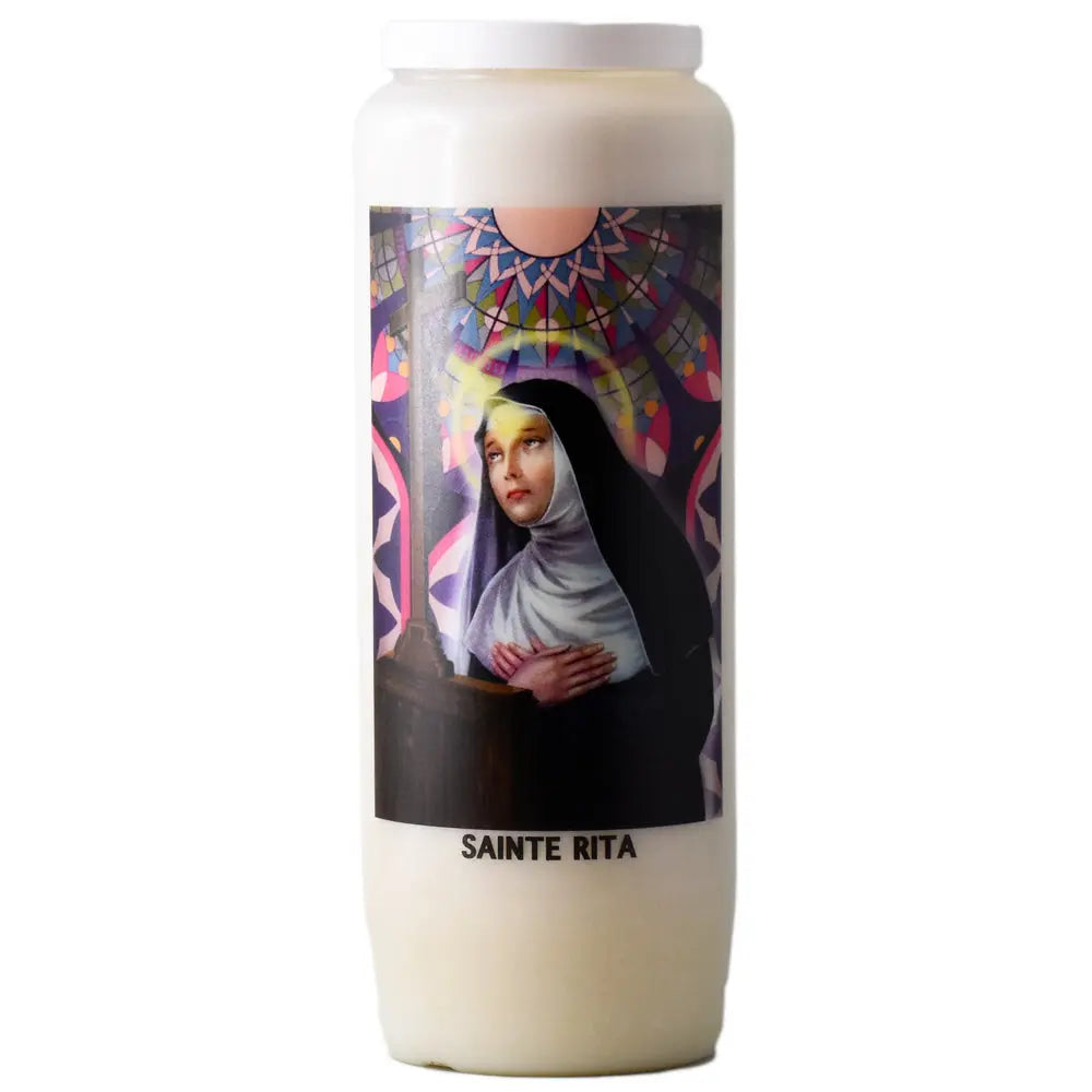 Neuvaine blanche « Sainte Rita » avec illustration de la sainte en prière sur fond de vitrail coloré, sur fond blanc.