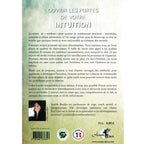 La quatrième de couverture du livre Ouvrir les portes de votre intuition présente le texte de présentation, le portrait d'Amélie Bruder, le prix et les logos éditeurs sur un fond clair texturé.