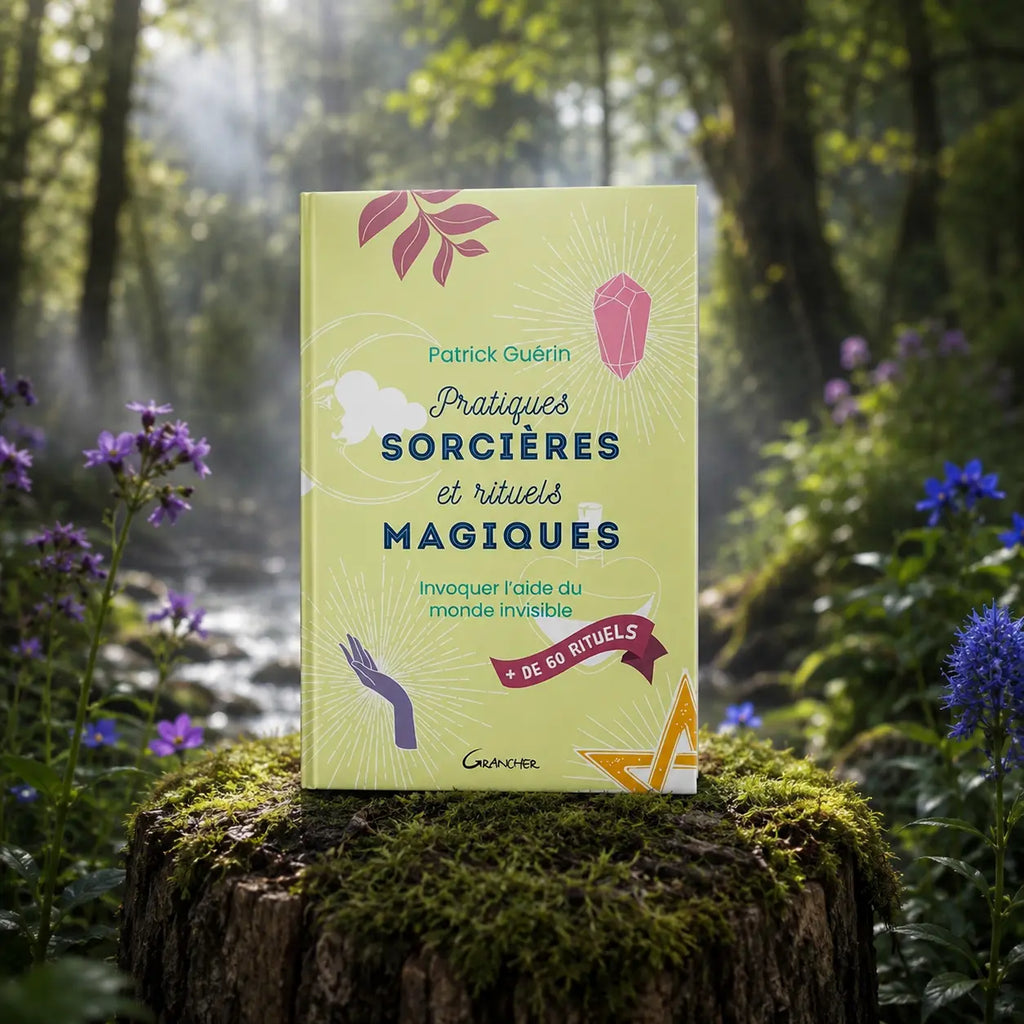 Livre Pratiques Sorcières et Rituels Magiques - Patrick Guérin sur mousse sacrée au pied d'un arbre, entouré de fleurs violettes sous des rayons de soleil magiques.