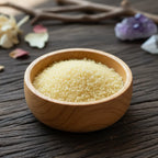 Bol de Granulés Sel Infusé - Pleine Vie de couleur miel pour rituel de vitalité et santé