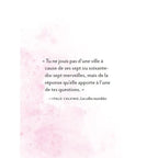 Page intérieure du livre Sorcières urbaines, présentant une citation d'Italo Calvino extraite de son ouvrage Les villes invisibles, imprimée sur un fond blanc délicatement nuancé d'aquarelle rose.