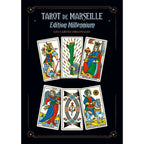 Visuel « Tarot de Marseille – Édition Millennium » sur fond noir, avec six cartes de tarot illustrées.