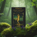 Livre noir Vénus - Déesse Magique de la Chair de P.V. Piobb posé sur une branche moussue, illustré par une peinture classique de la déesse Vénus dans un cadre doré.
